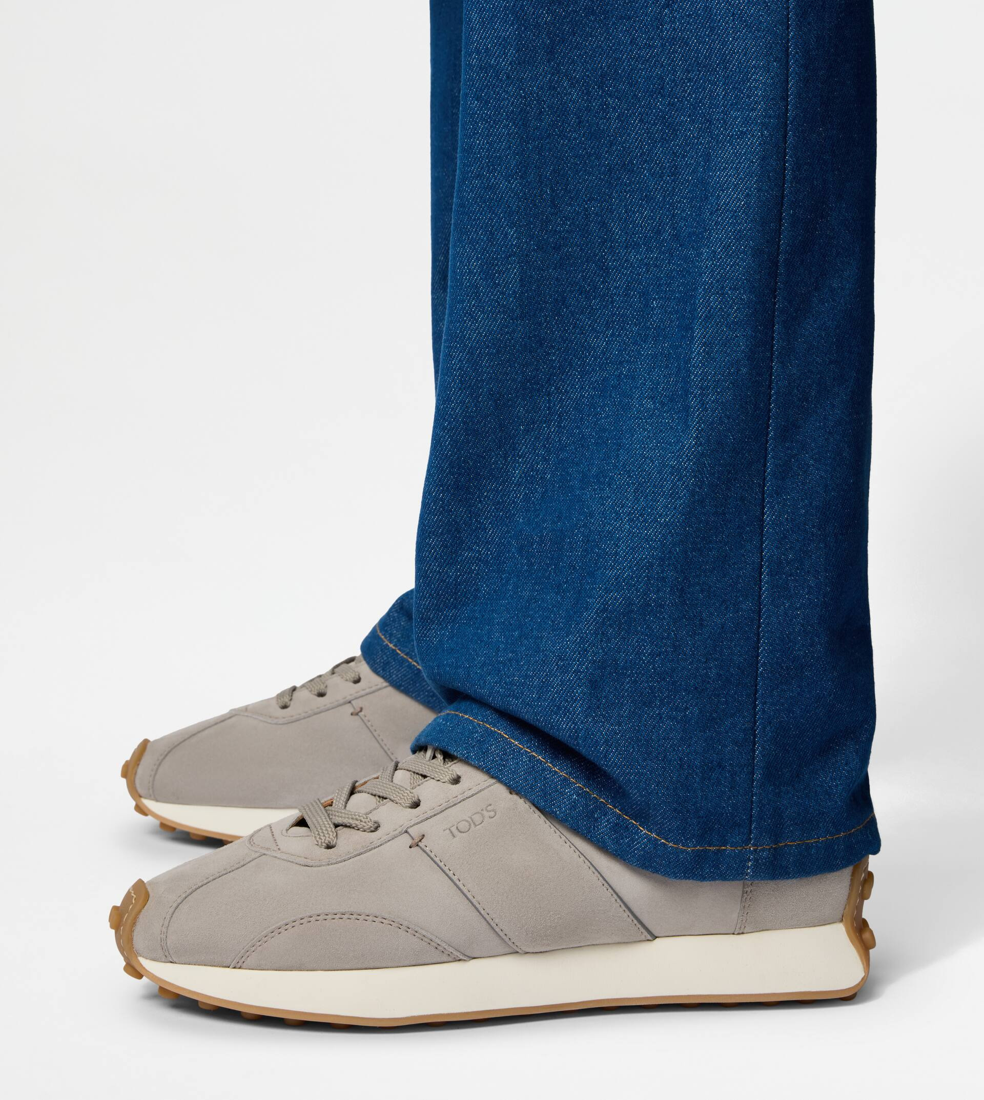 T VINTAGE SNEAKERS IN SUEDE - GREY - 6