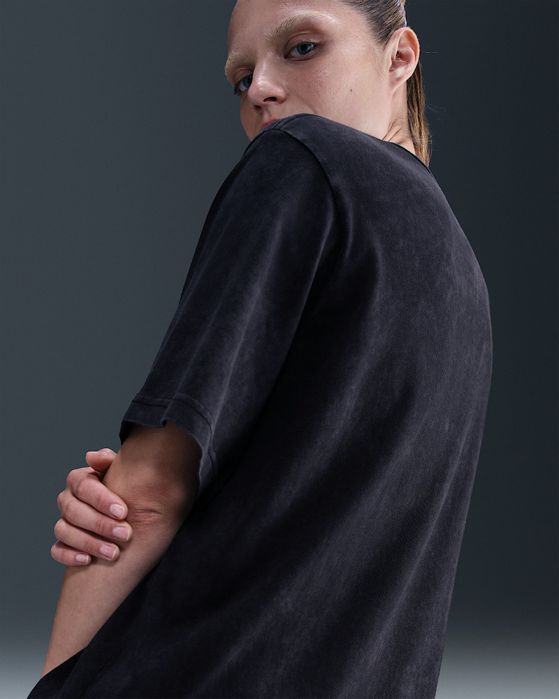 Nike Nike Women's Basketball T-Shirt outlook