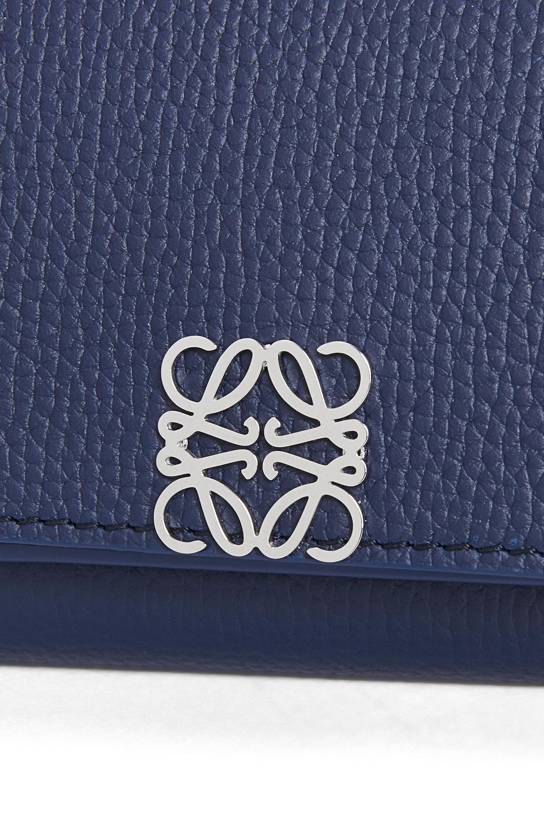 Anagram trifold wallet in pebble grain calfskin - 6