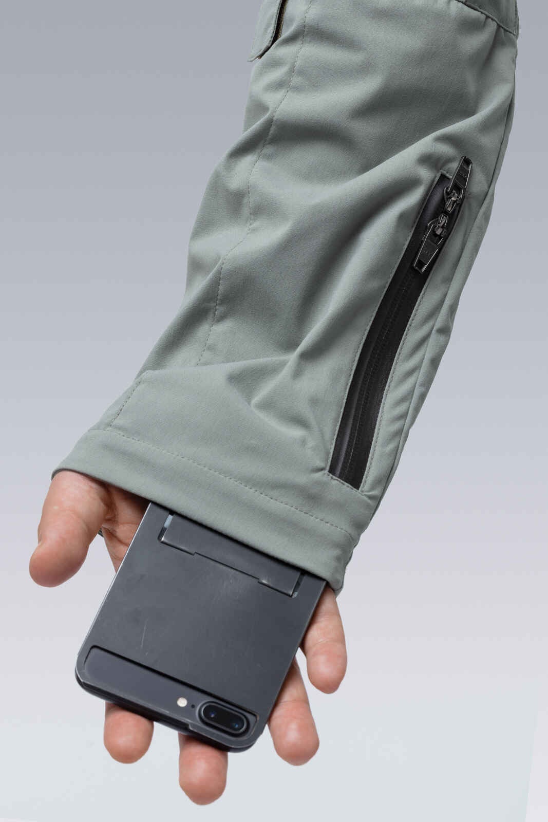 J33-E Alpha Green  - 22