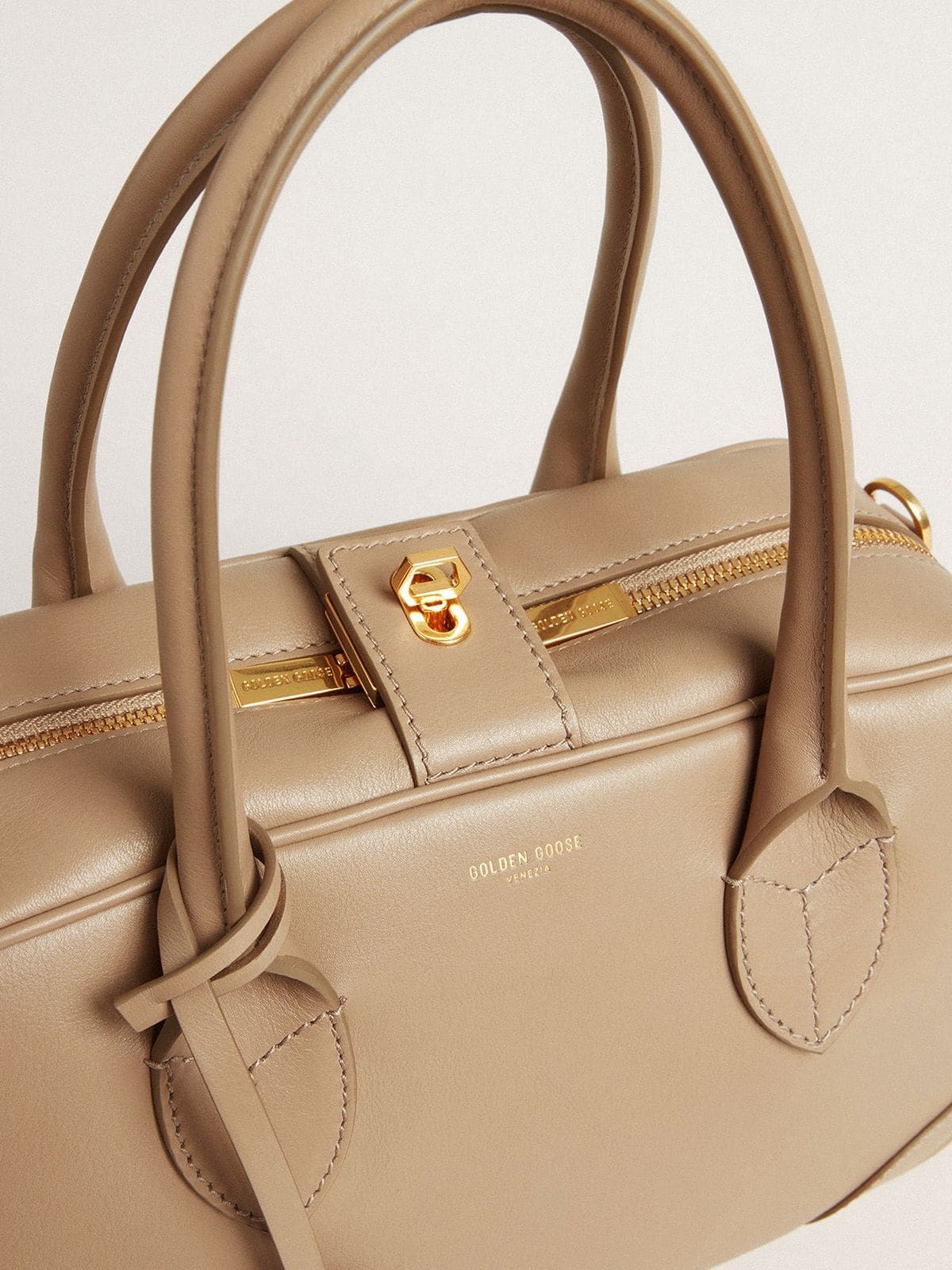 Vita Bag in beige leather with gold details - 6