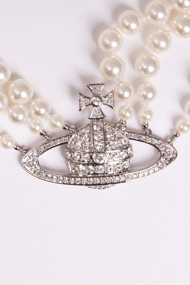 Vivienne Westwood THREE ROW PEARL BAS RELIEF CHOKER | SILVER/PEARL/CRYSTAL outlook