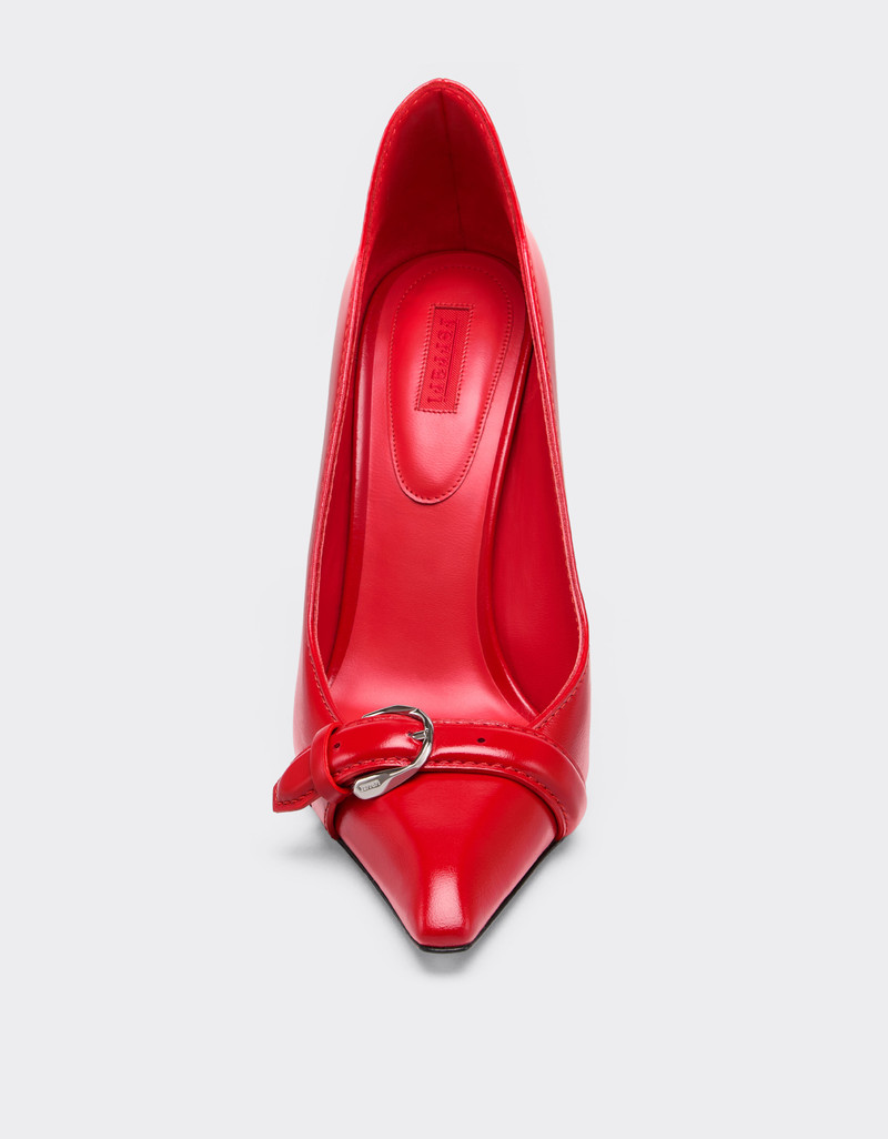 Court shoes in ultra-wet-effect glossy leather 4
