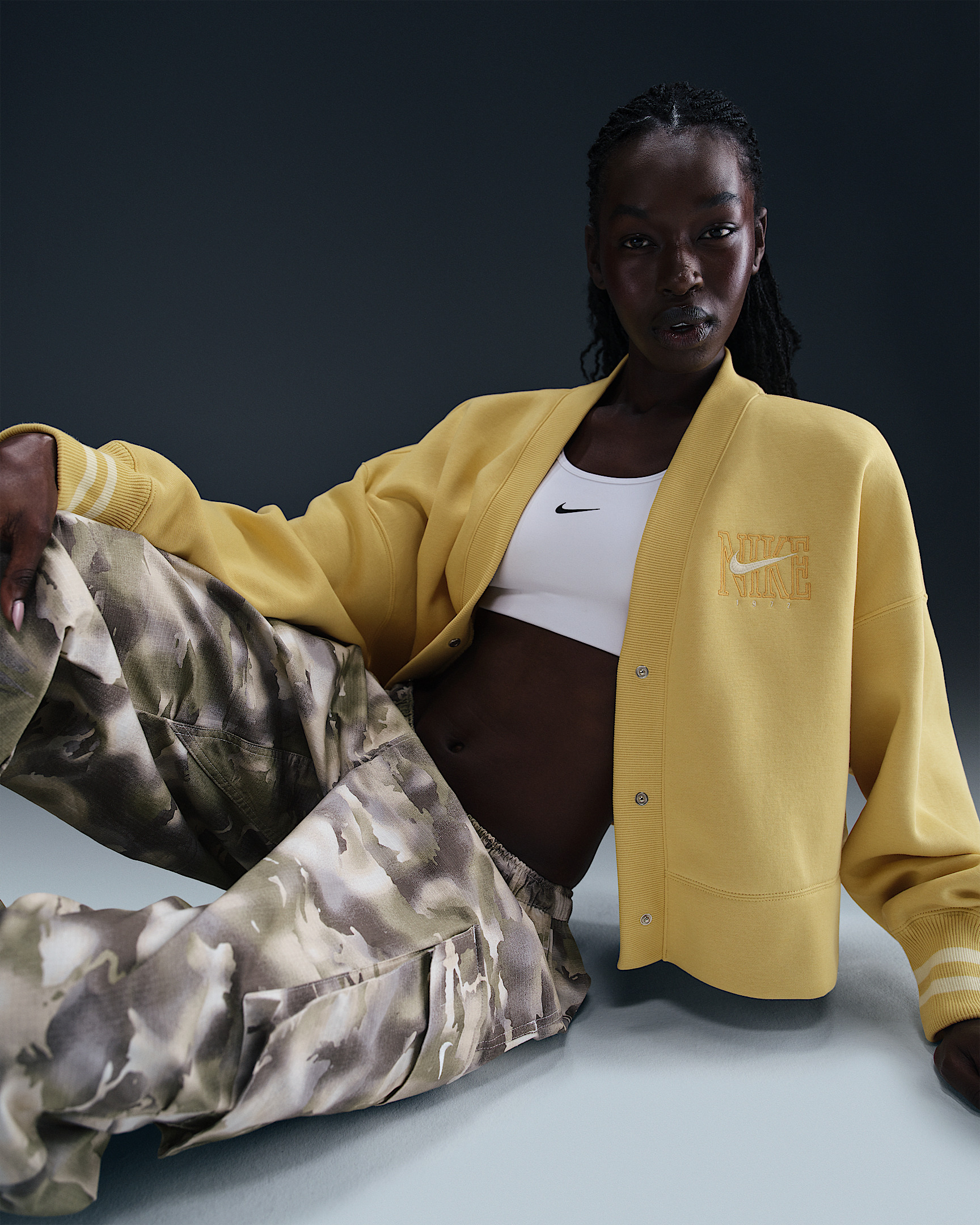 Nike Sportswear Phoenix Fleece Women's Over-Oversized Graphic Cardigan - 3