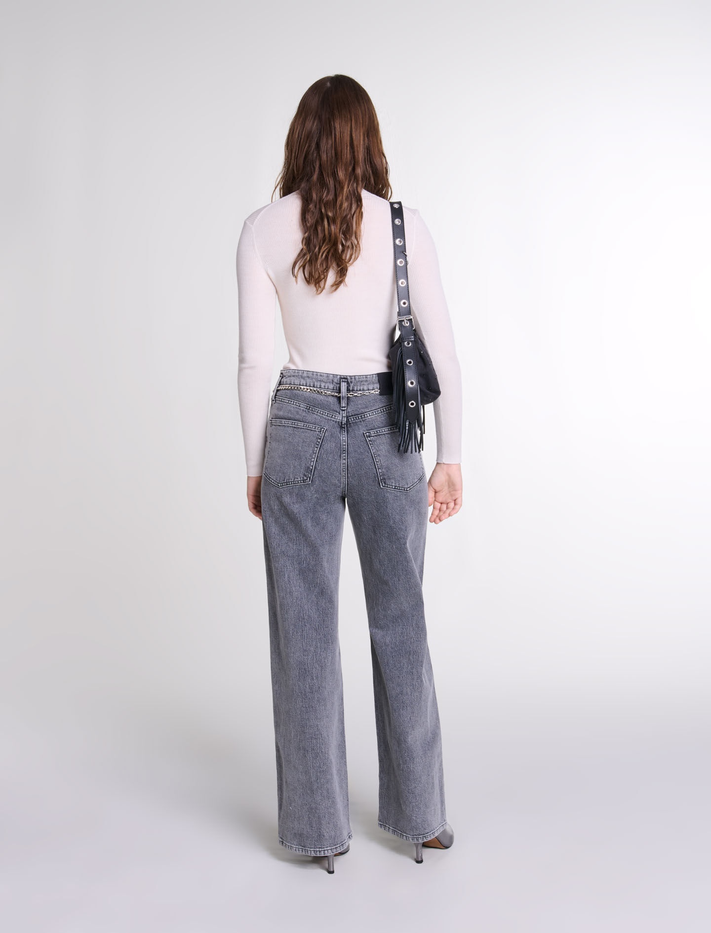 Wide-leg jeans with chain-link belt - 4