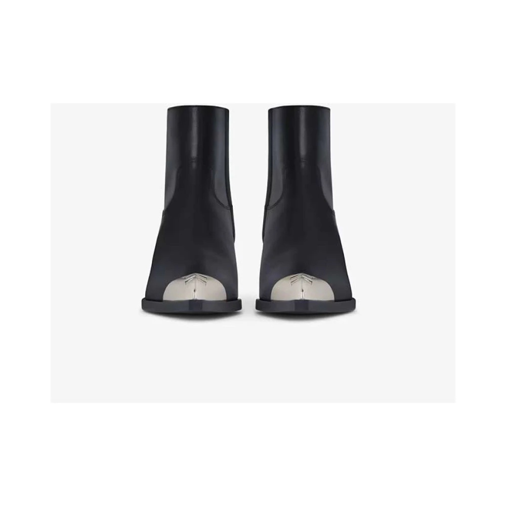 GIVENCHY ウエスタン アンクル フツ BE604KE22S 001 Shark Lock Biker ankle boots in grained leather in - black