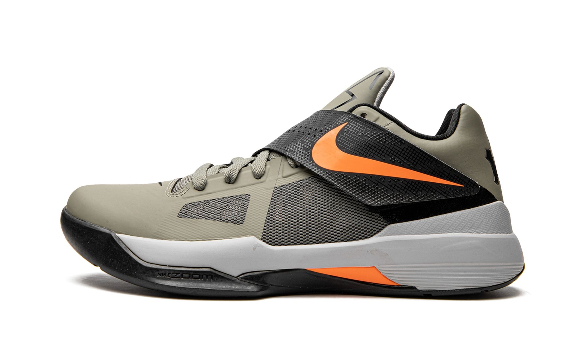 ZOOM KD 4 "Undefeated" - 1