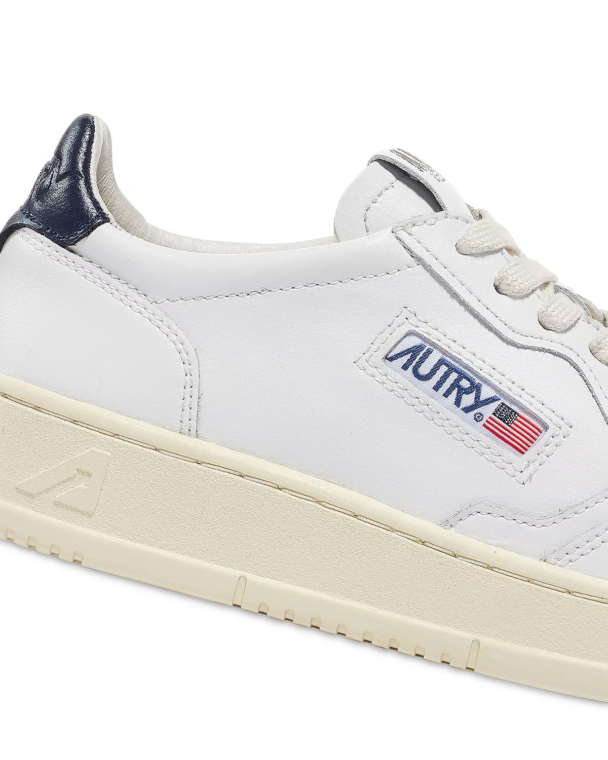 Women's Medalist Low Top Sneakers - 5