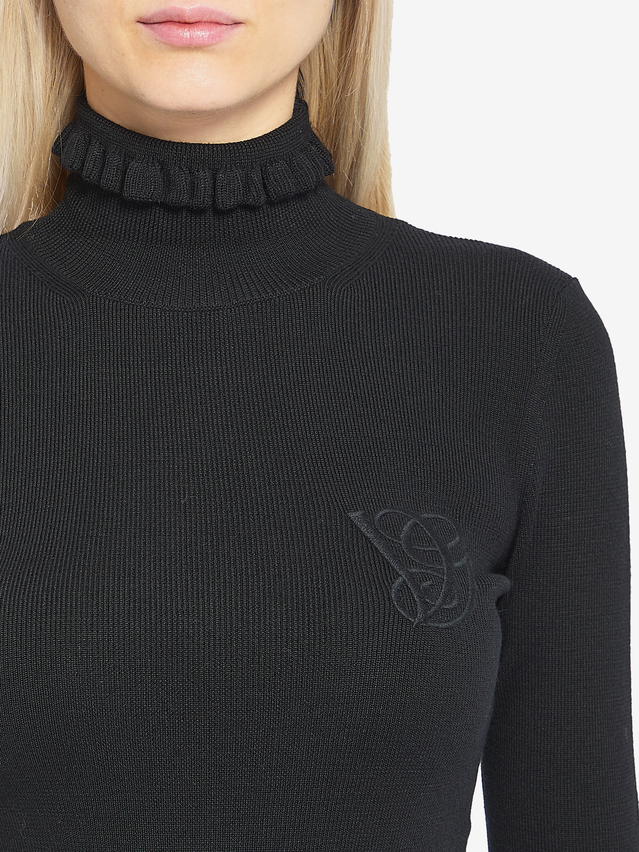 Turtleneck with ruffles - 4