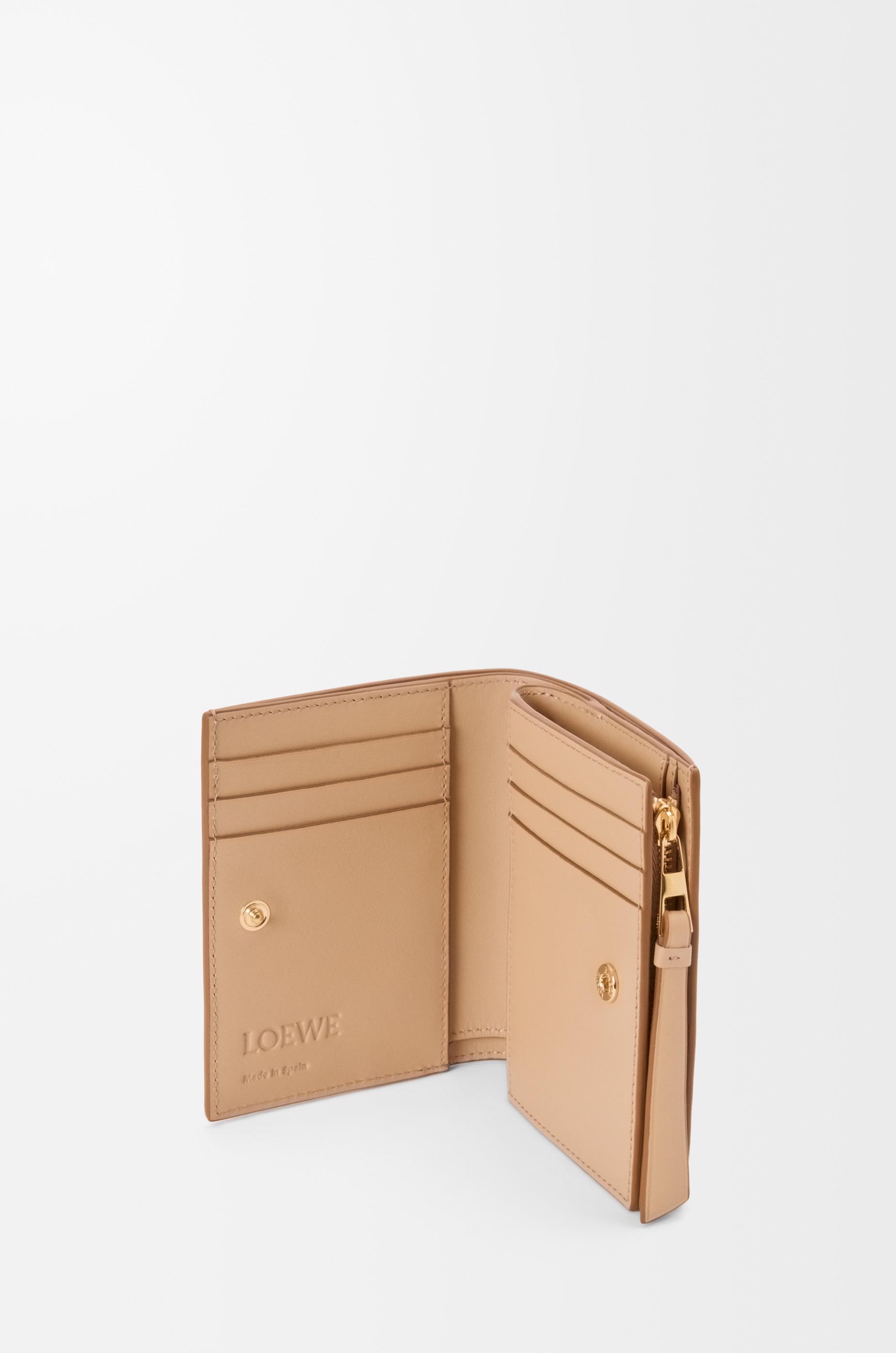 Puzzle compact wallet in classic calfskin - 3