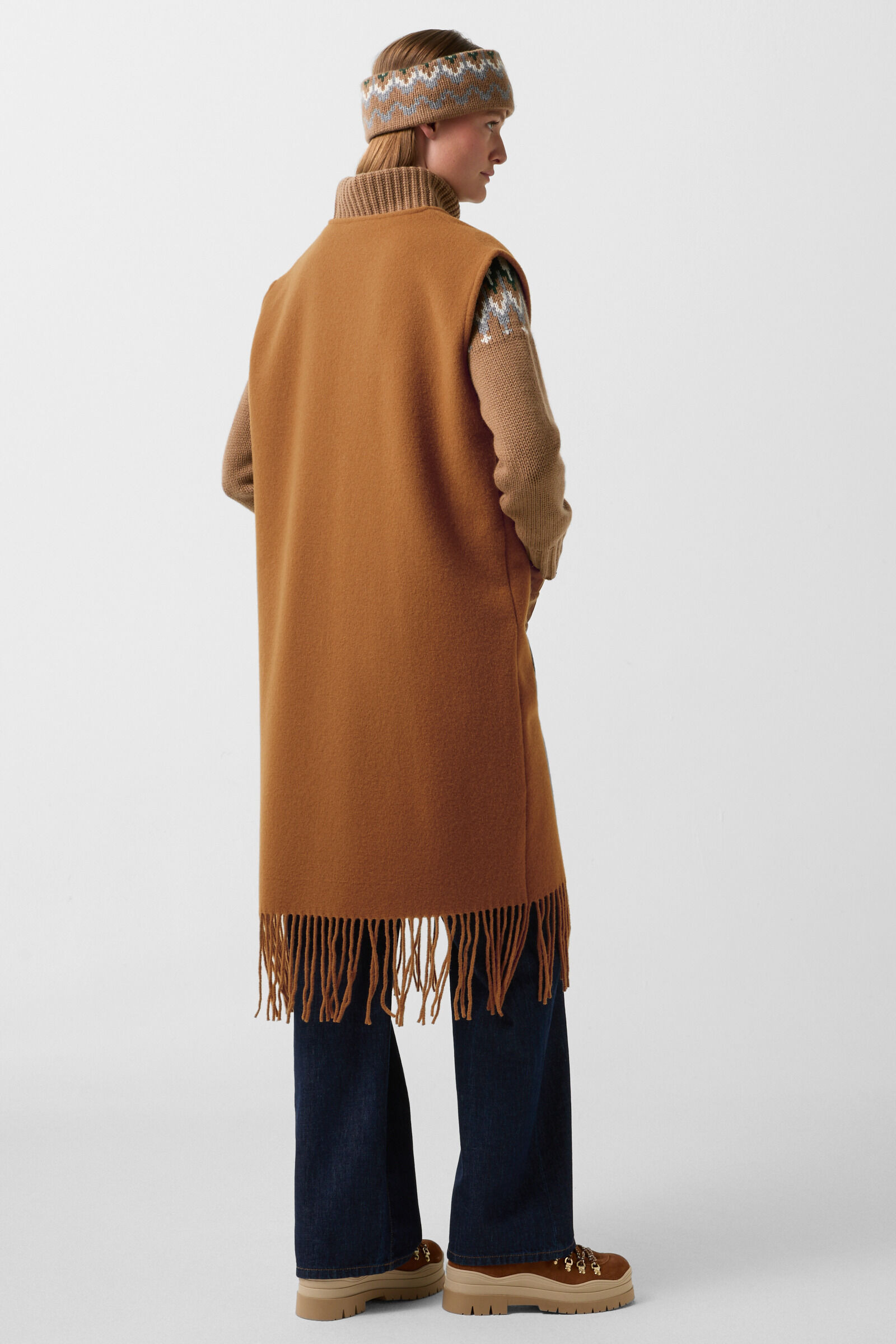 Nera vest in Hazel - 3