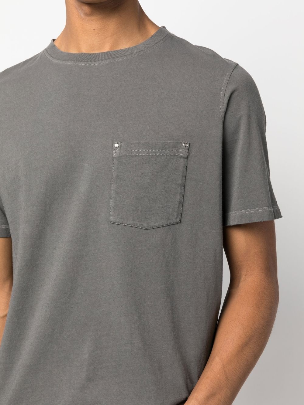 patch-pocket short-sleeve T-shirt - 5