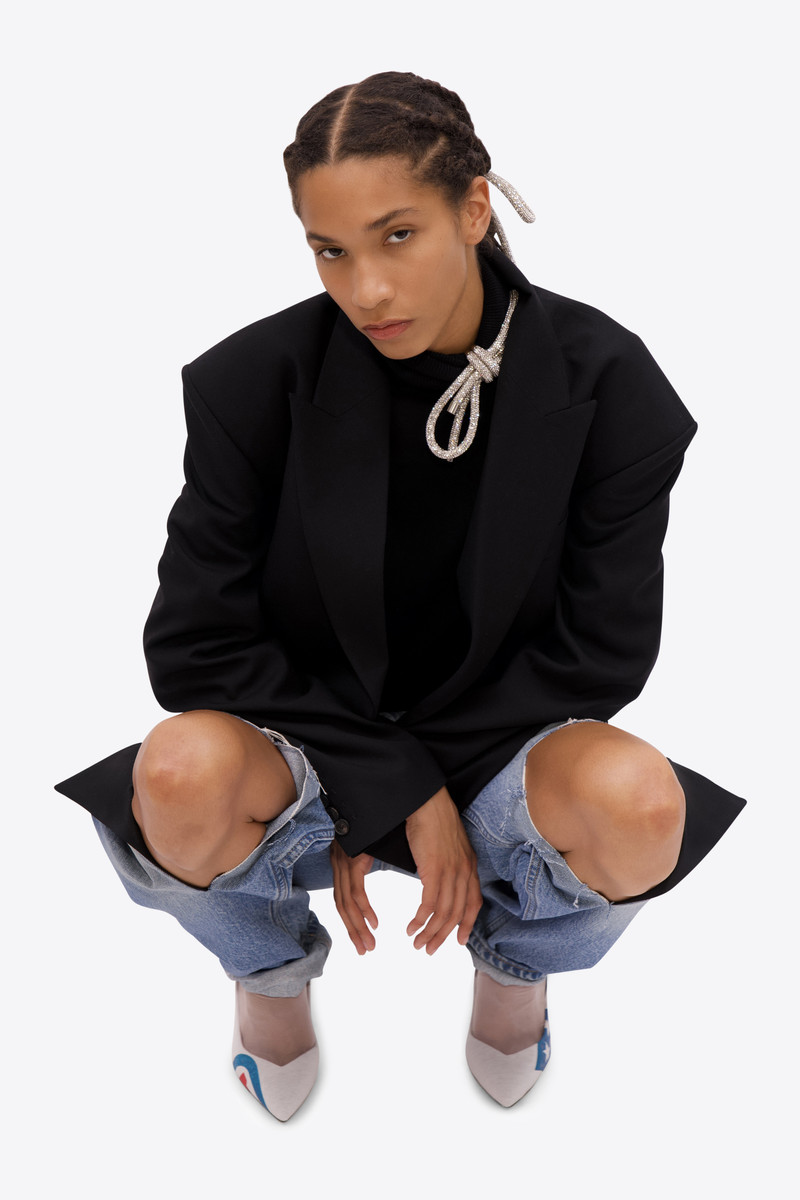 AREA CRYSTAL KNOT TURTLENECK SWEATER outlook