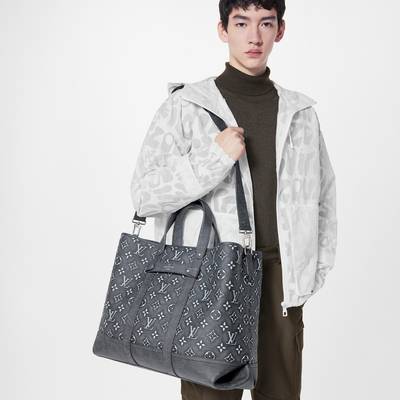 Louis Vuitton Tote Journey outlook