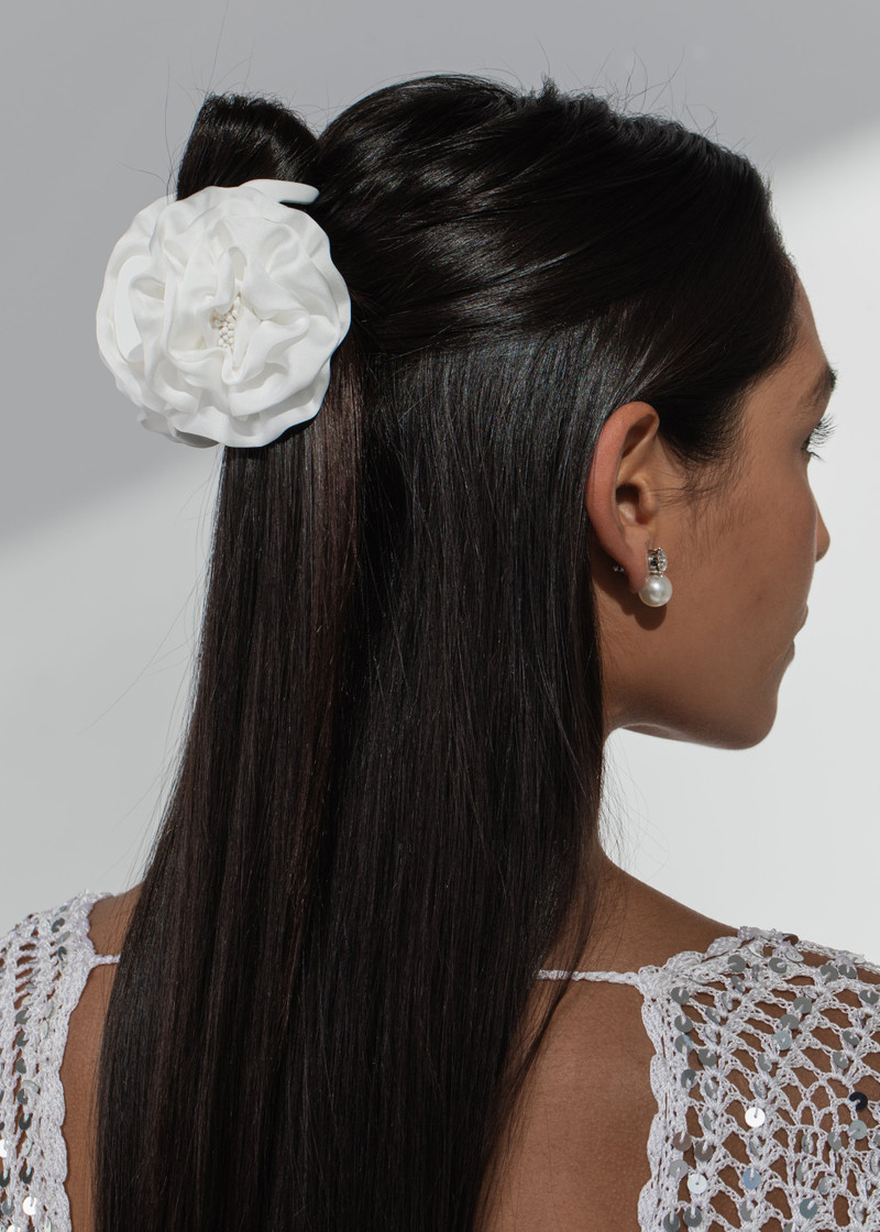 Jennifer Behr Rose Jaw Clip outlook