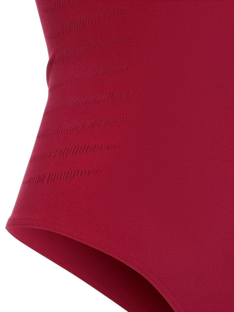scoop-neck sleeveless bodies 4