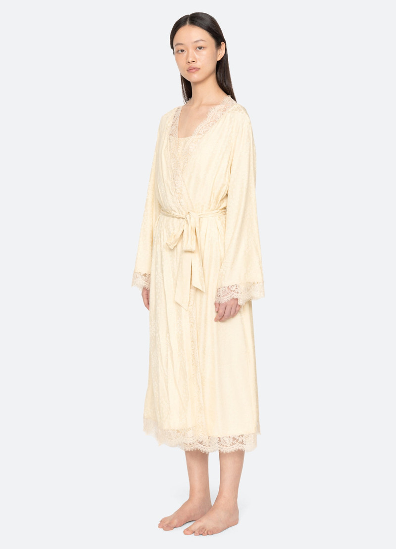 Lila Robe 5