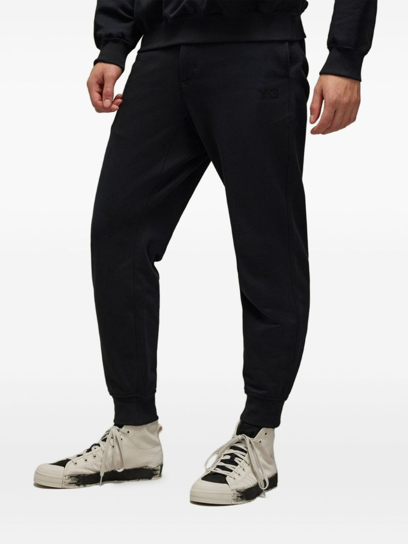 logo joggers 1