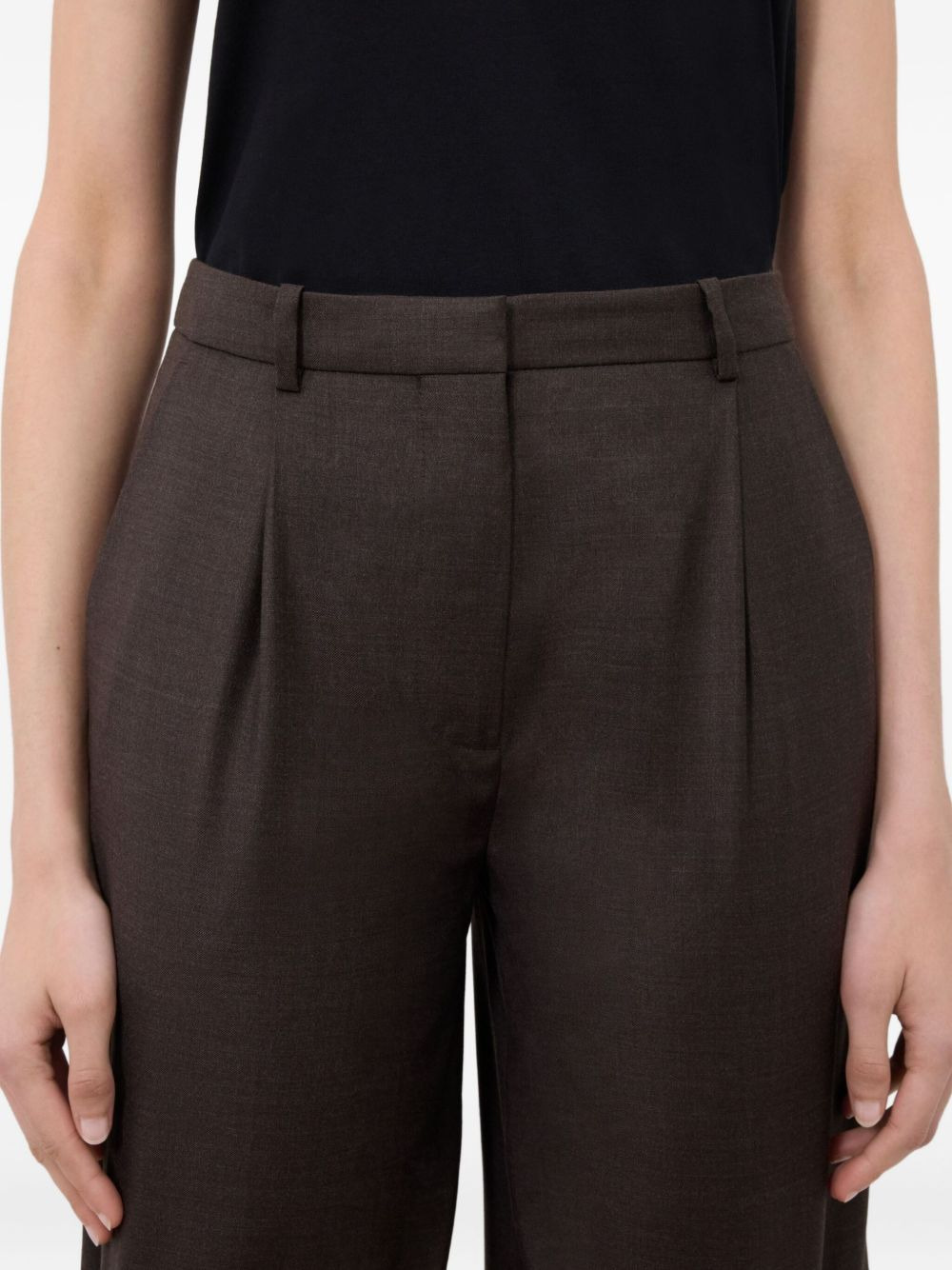 Adler pleat-detail side-pocket shorts - 5