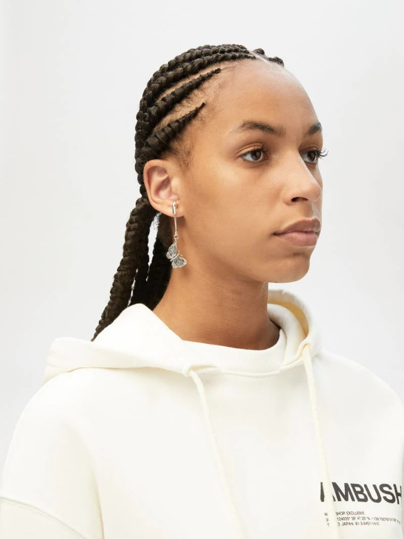 Ambush BUTTERFLY CHARM EARRING outlook