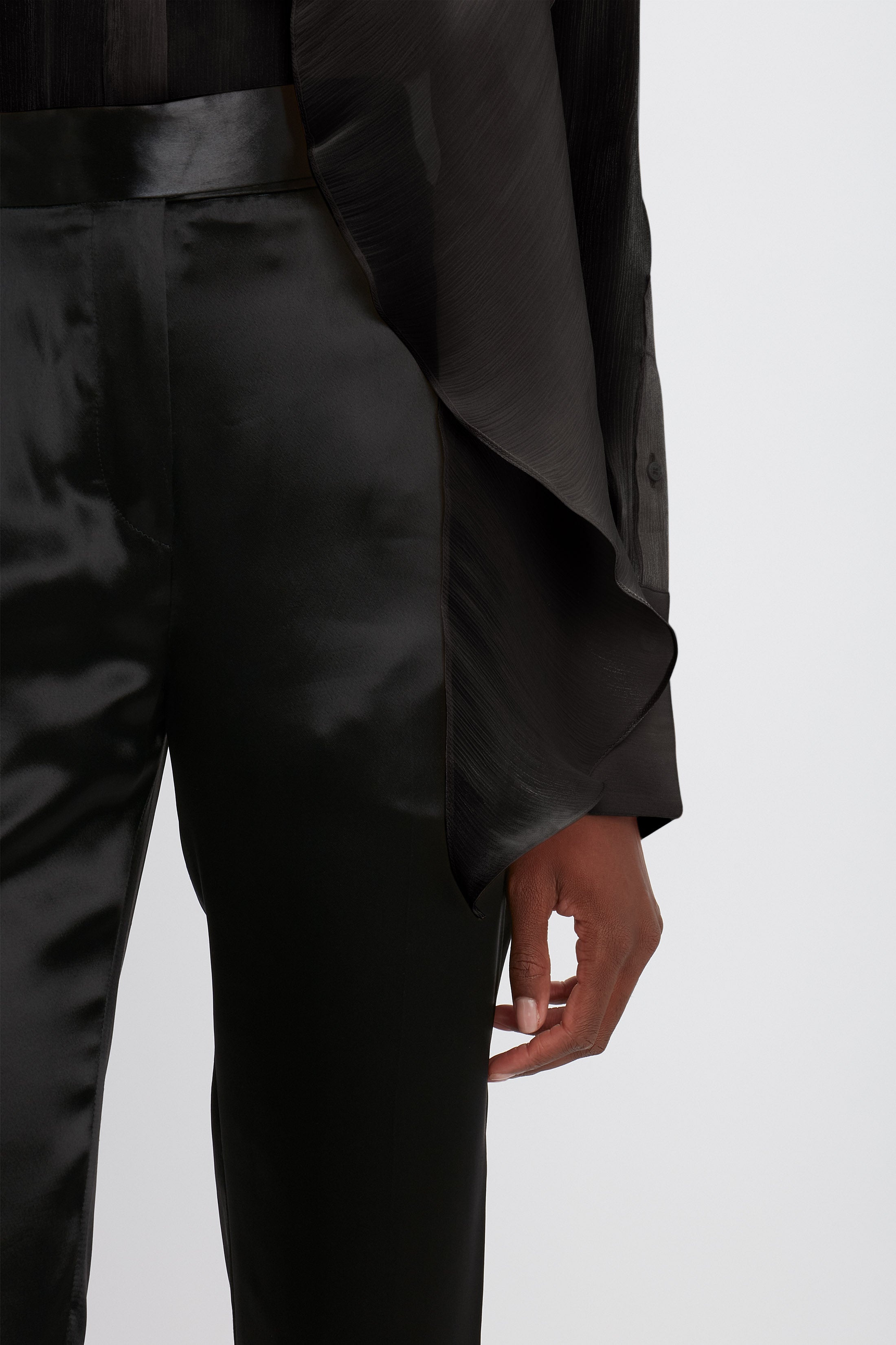 High Waisted Tailored Trouser in Black - 6