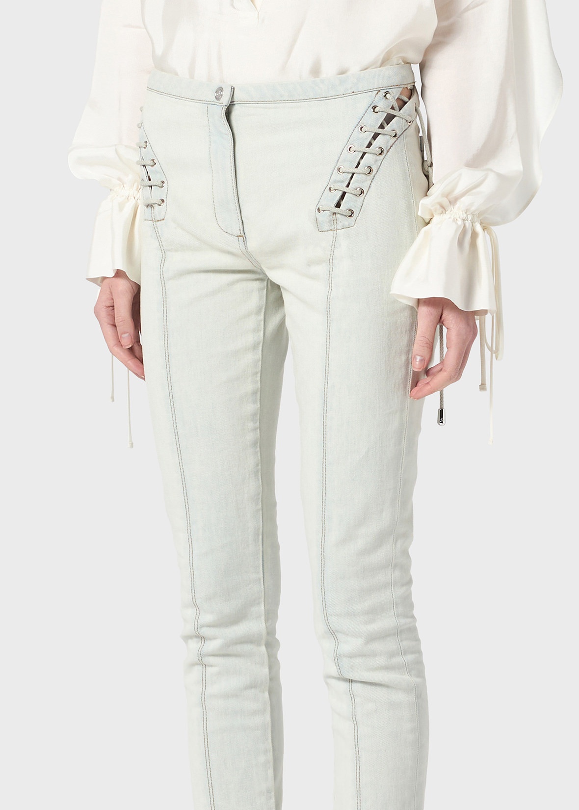 SKINNY JEANS WITH EYELETS AND STRAPS - 4