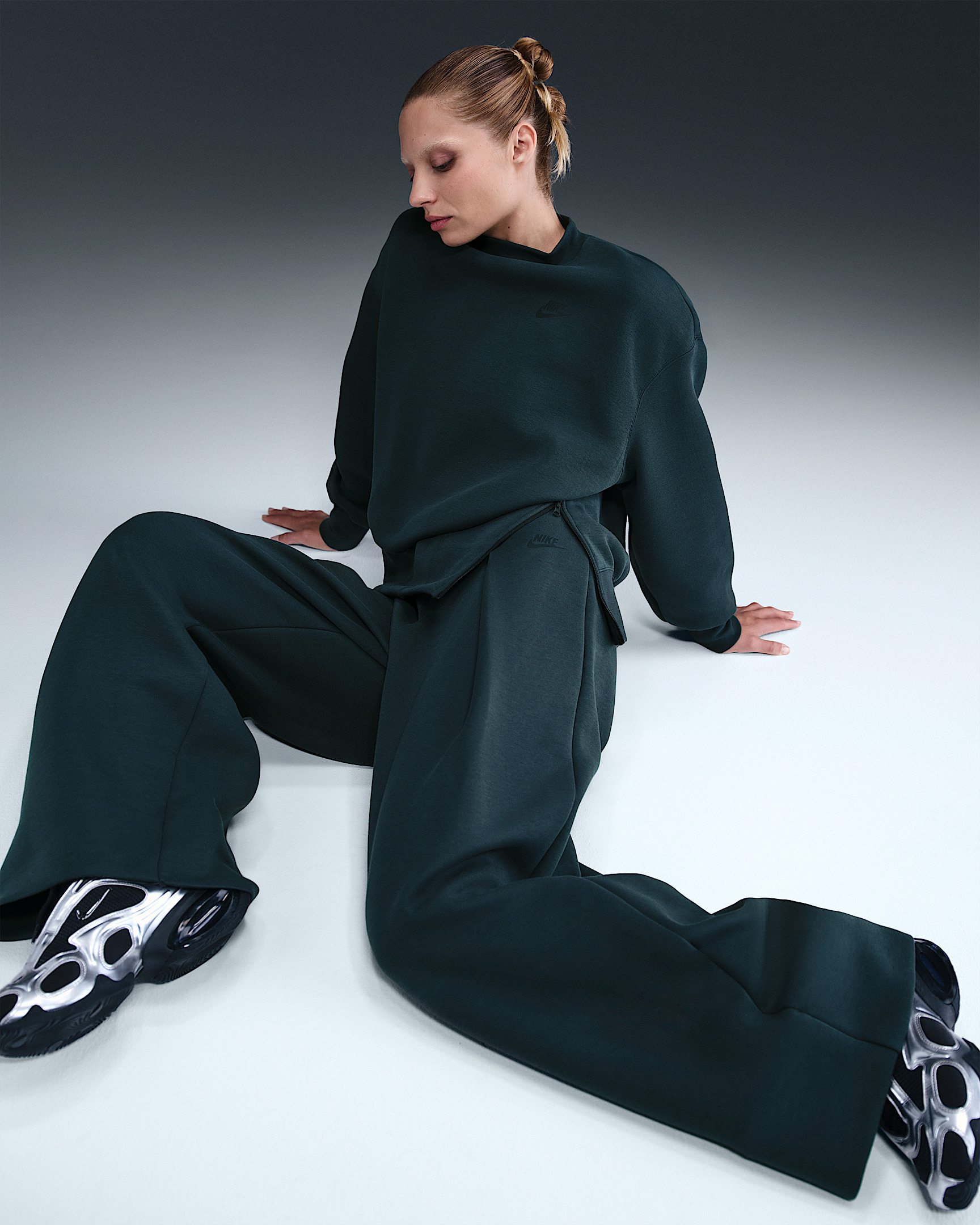 Nike Sportswear Tech Fleece Women's High-Waisted Pleated Pants - 5