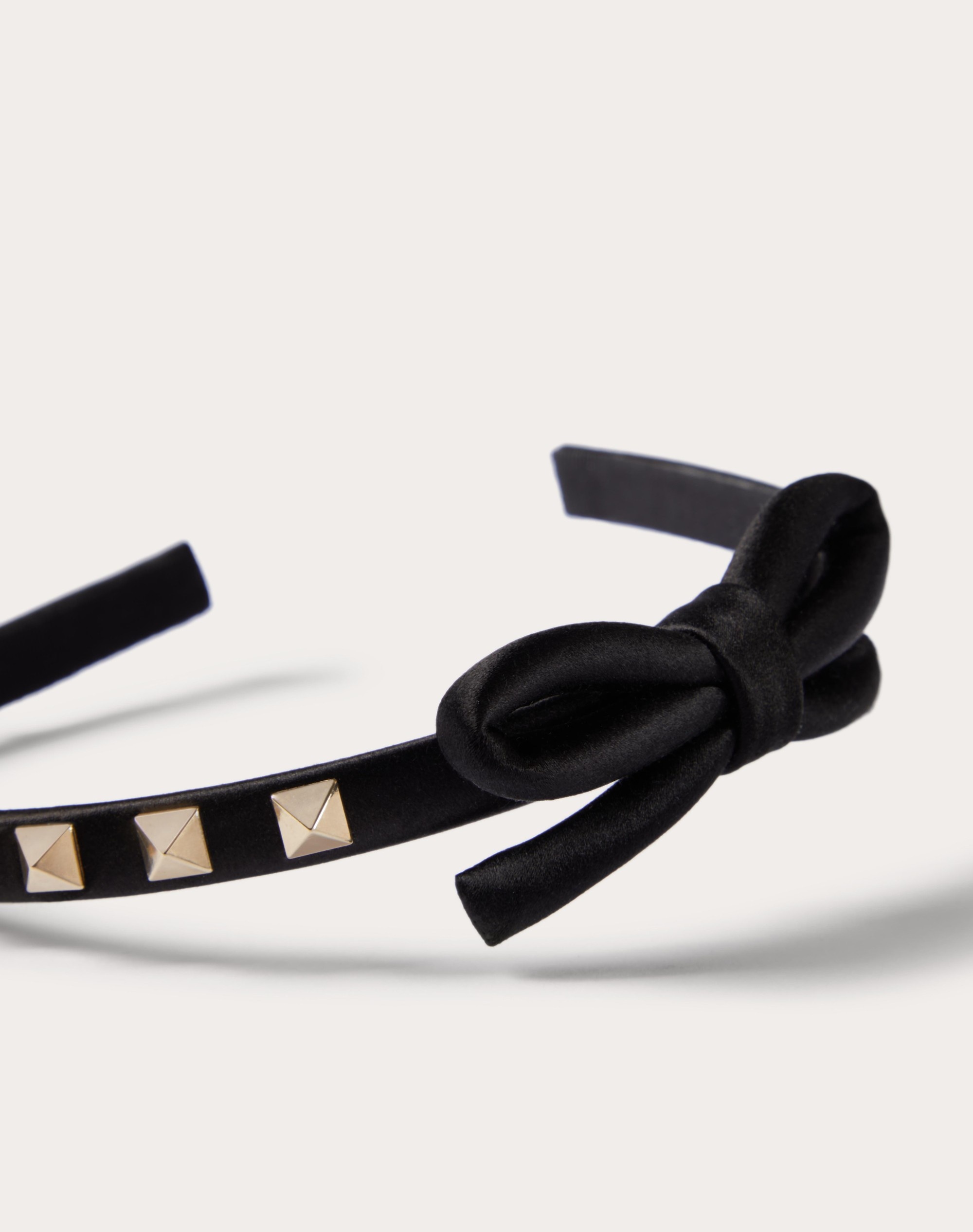 お買い得！！★ Valentino ★ サテン X メタル カチューシャ Valentino ROCKSTUD SATIN AND METAL HEADBAND | REVERSIBLE