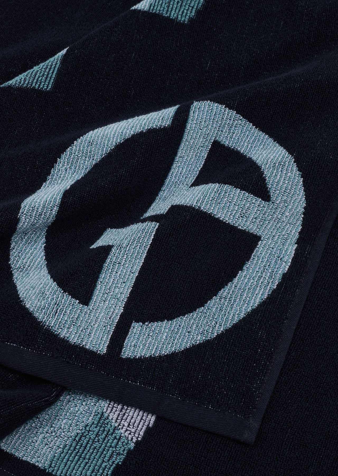 Cotton terry beach towel with a jacquard geometric motif - 5