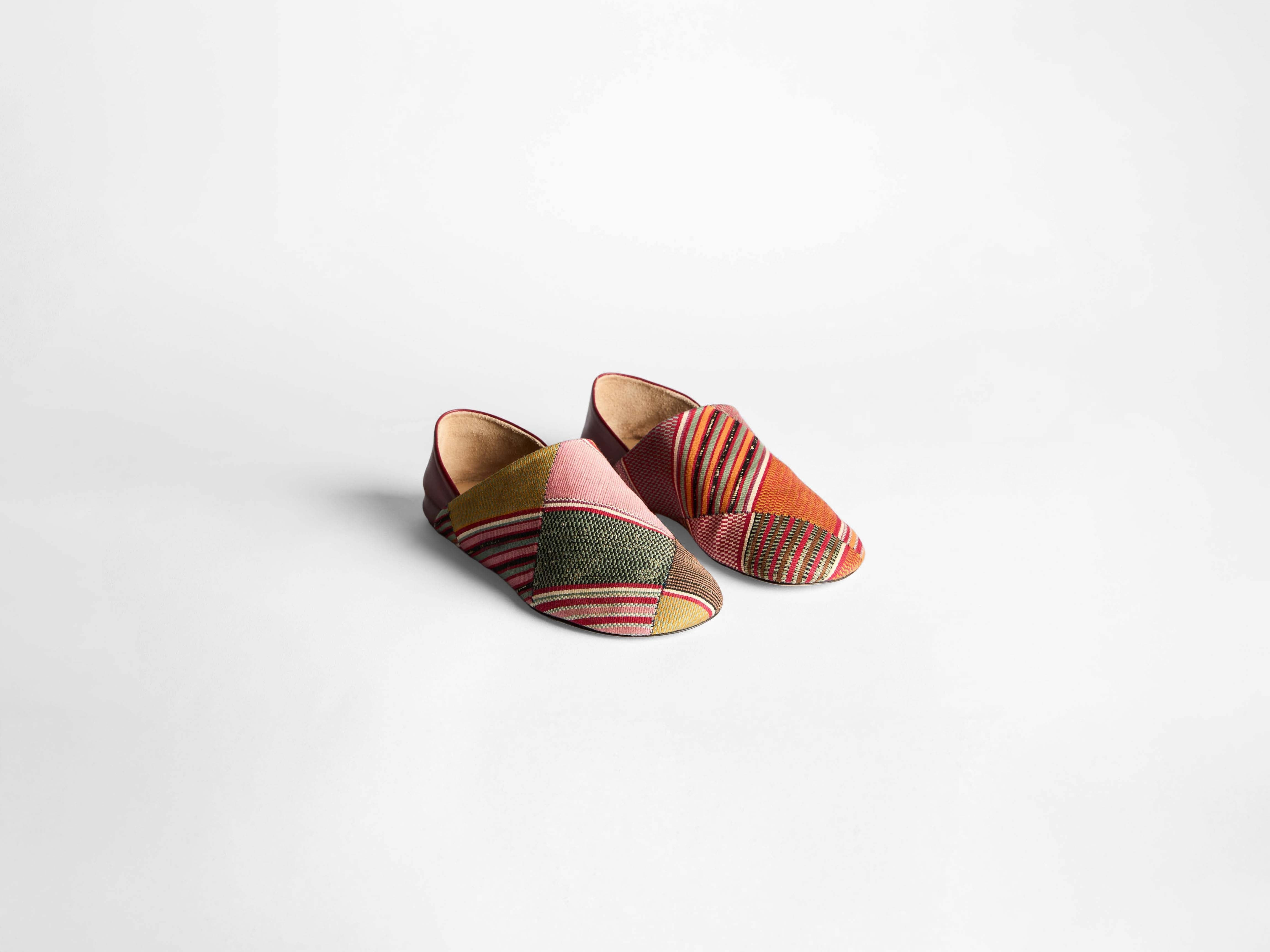 MENS SLIPPER MULES IN RED & MULTI - 4