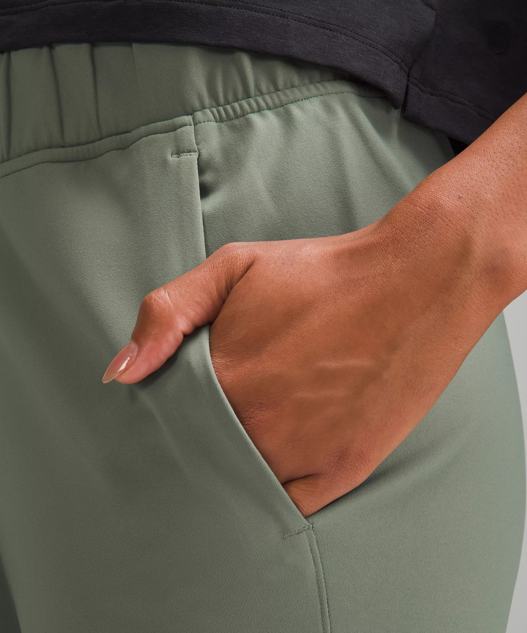 Luxtreme Slim-Fit Pull-On Mid-Rise Cropped Pant - 5