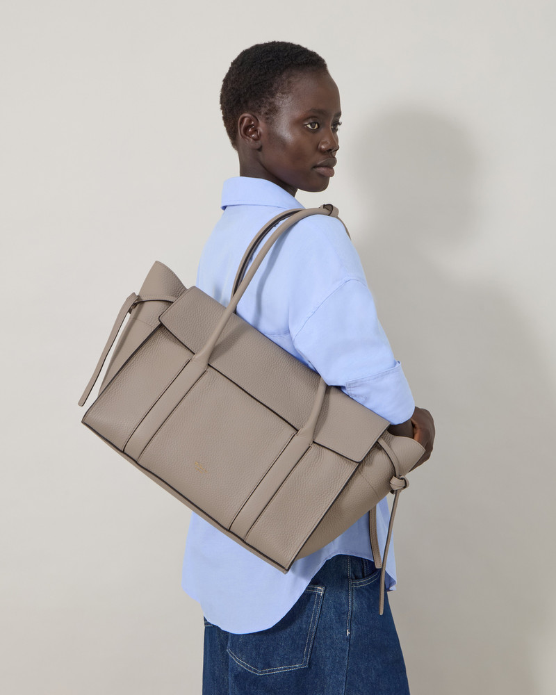 Mulberry Soft Bayswater
Cashmere Taupe Heavy Grain outlook