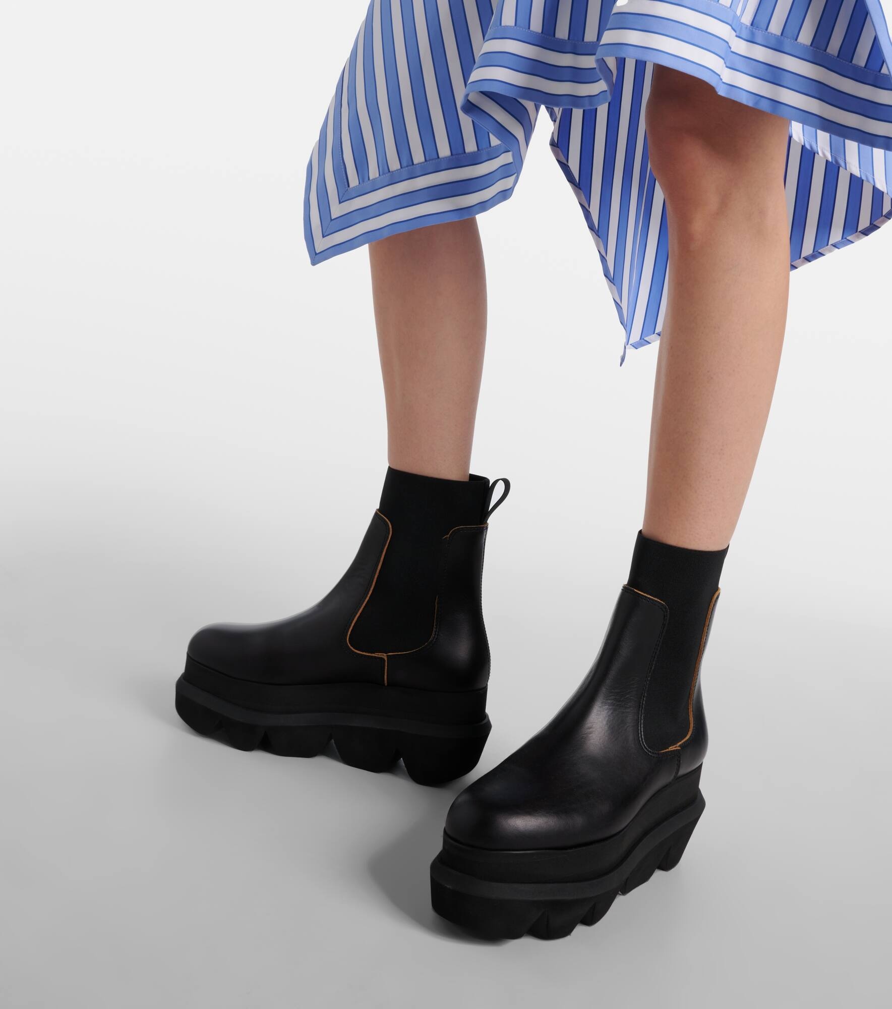 Leather Chelsea boots - 4