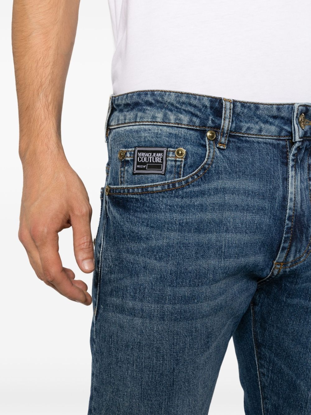 logo-appliquÃ© slim-cut jeans - 5