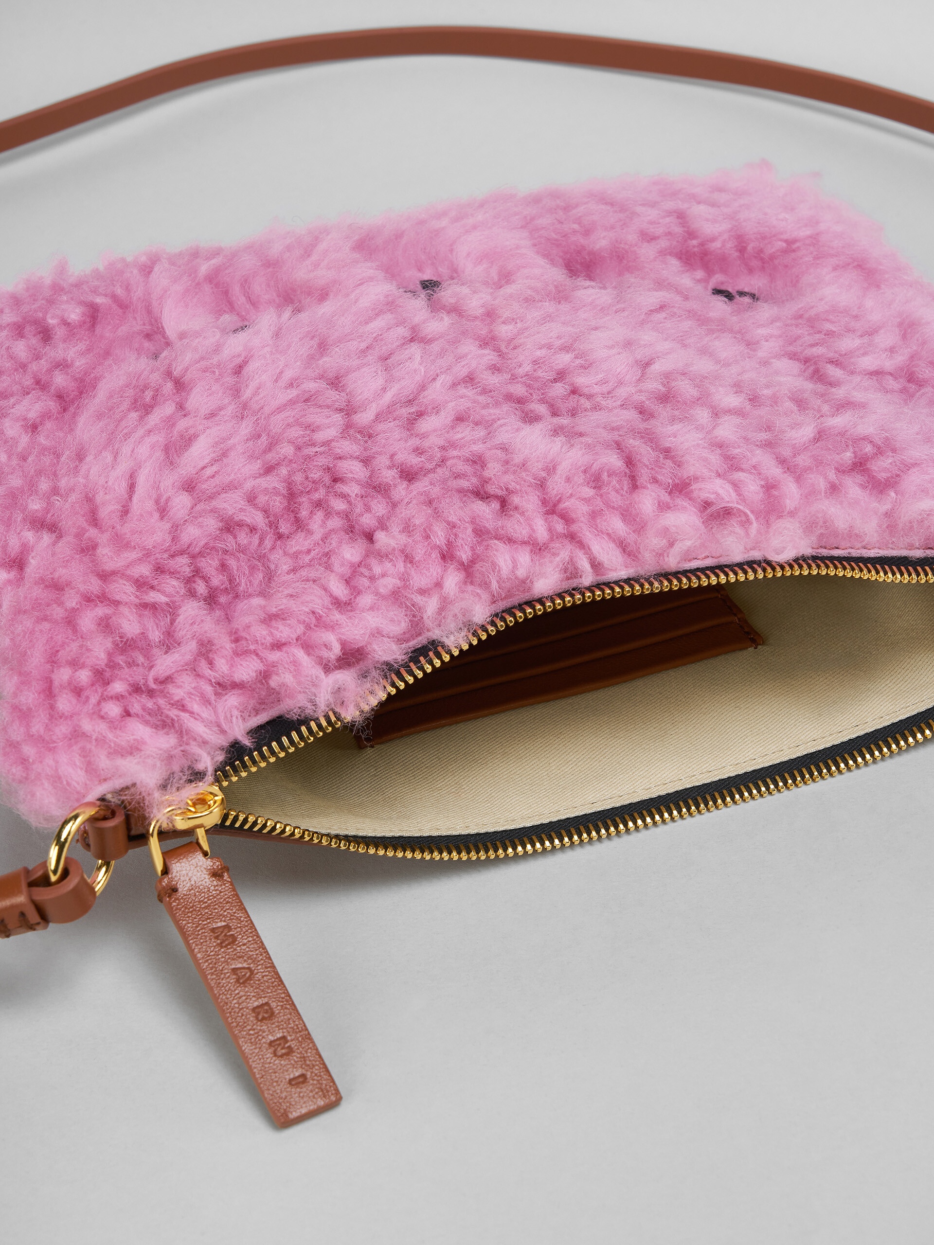 PINK SHEARLING AND LEATHER POUCH - 4