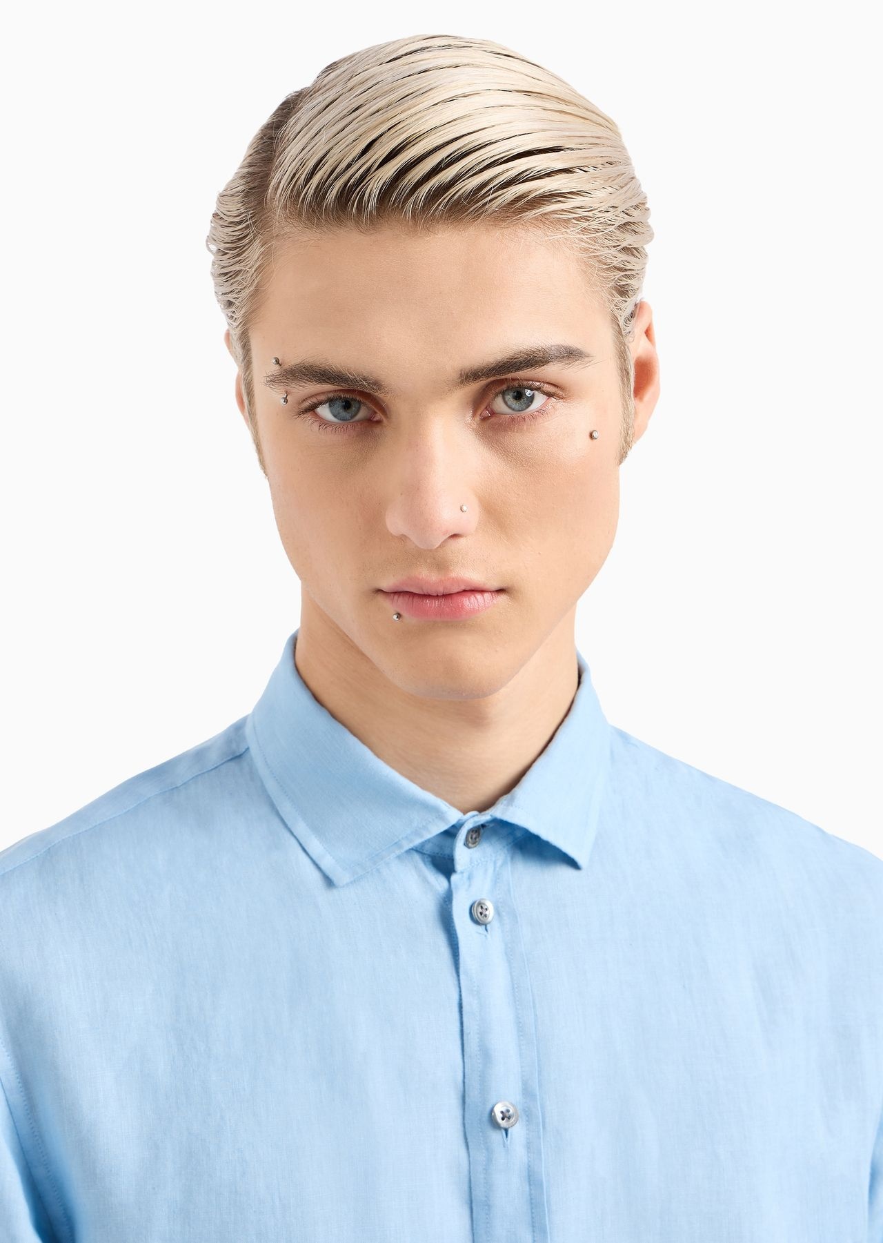 Garment-dyed linen shirt with French collar - 8