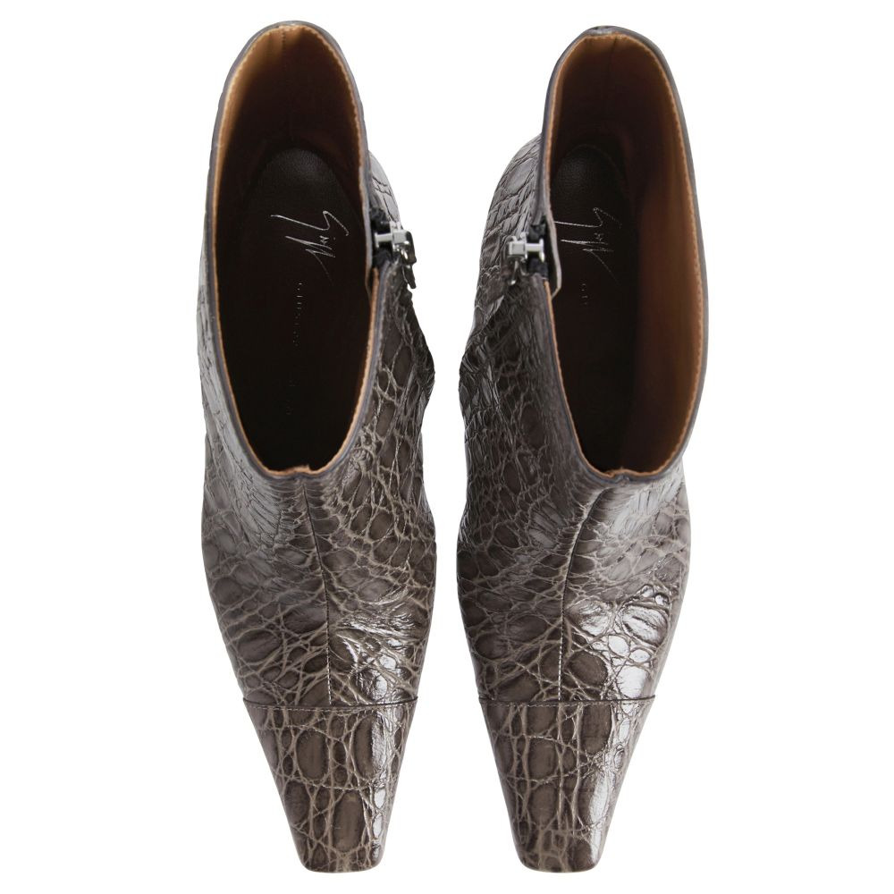 Janiee Bootie 90 - 5