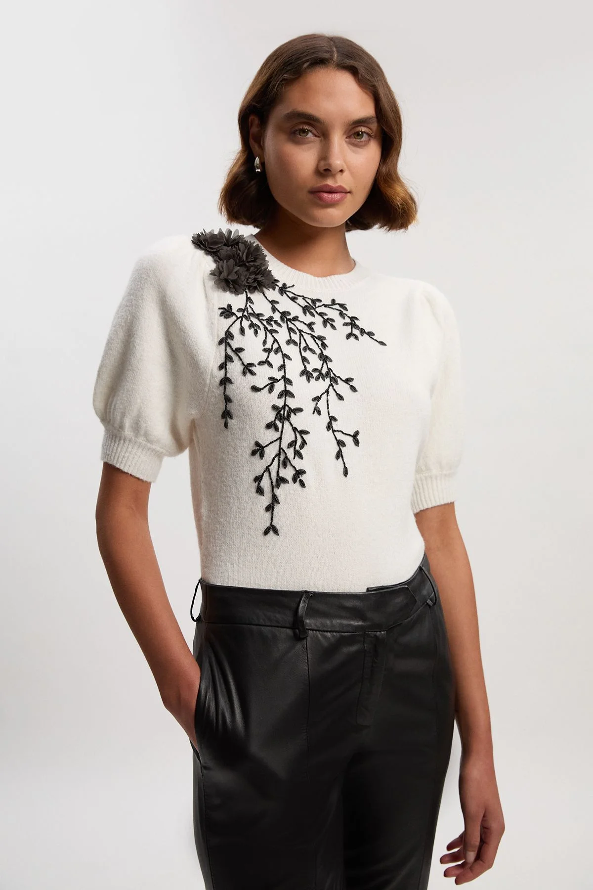 Flower And Beaded Puff Sleeve Knit Tee - 1