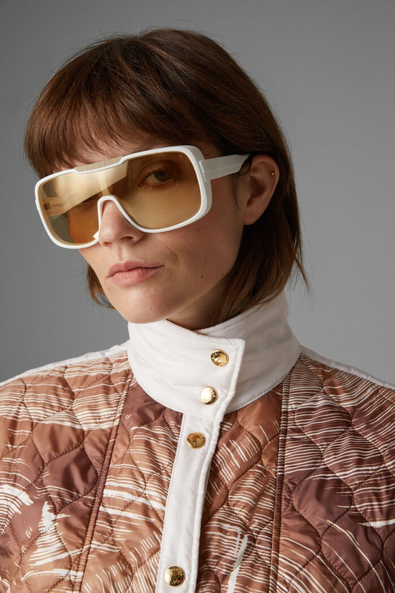 Pinar Quilted gilet in Brown/Off-white 5