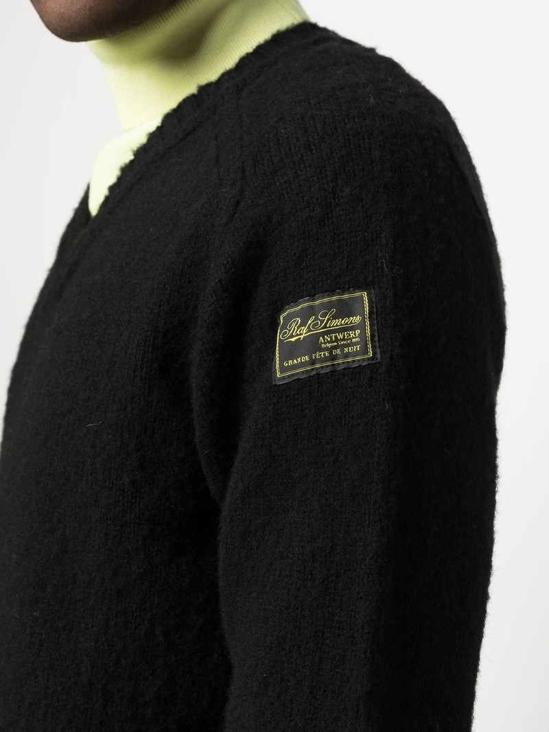 logo-patch V-neck jumper 5