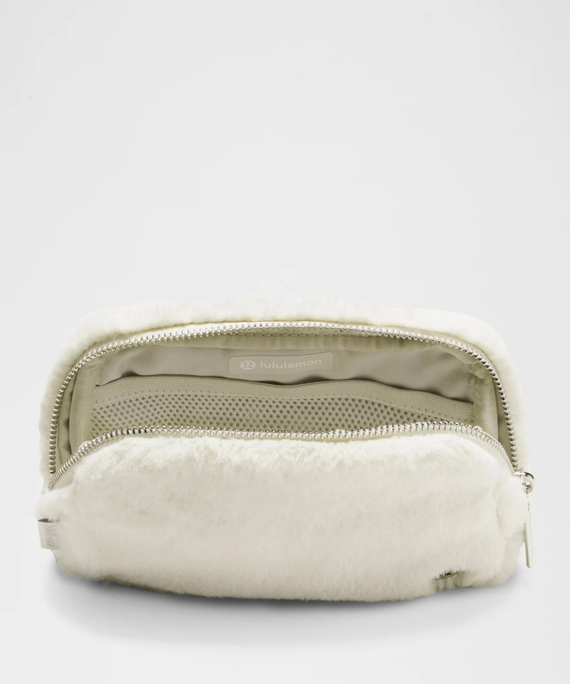 Everywhere Belt Bag *Plush Fleece 4