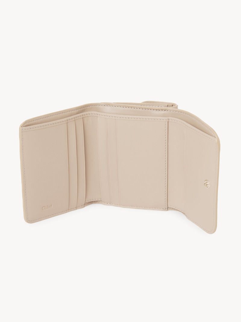 Chloé CHLOÉ SENSE SMALL TRI-FOLD outlook