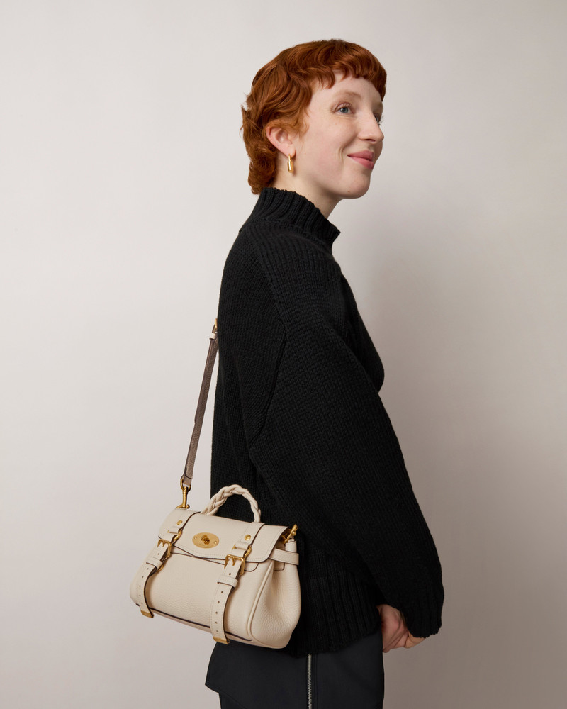 Mulberry Mini Alexa
Eggshell Heavy Grain outlook