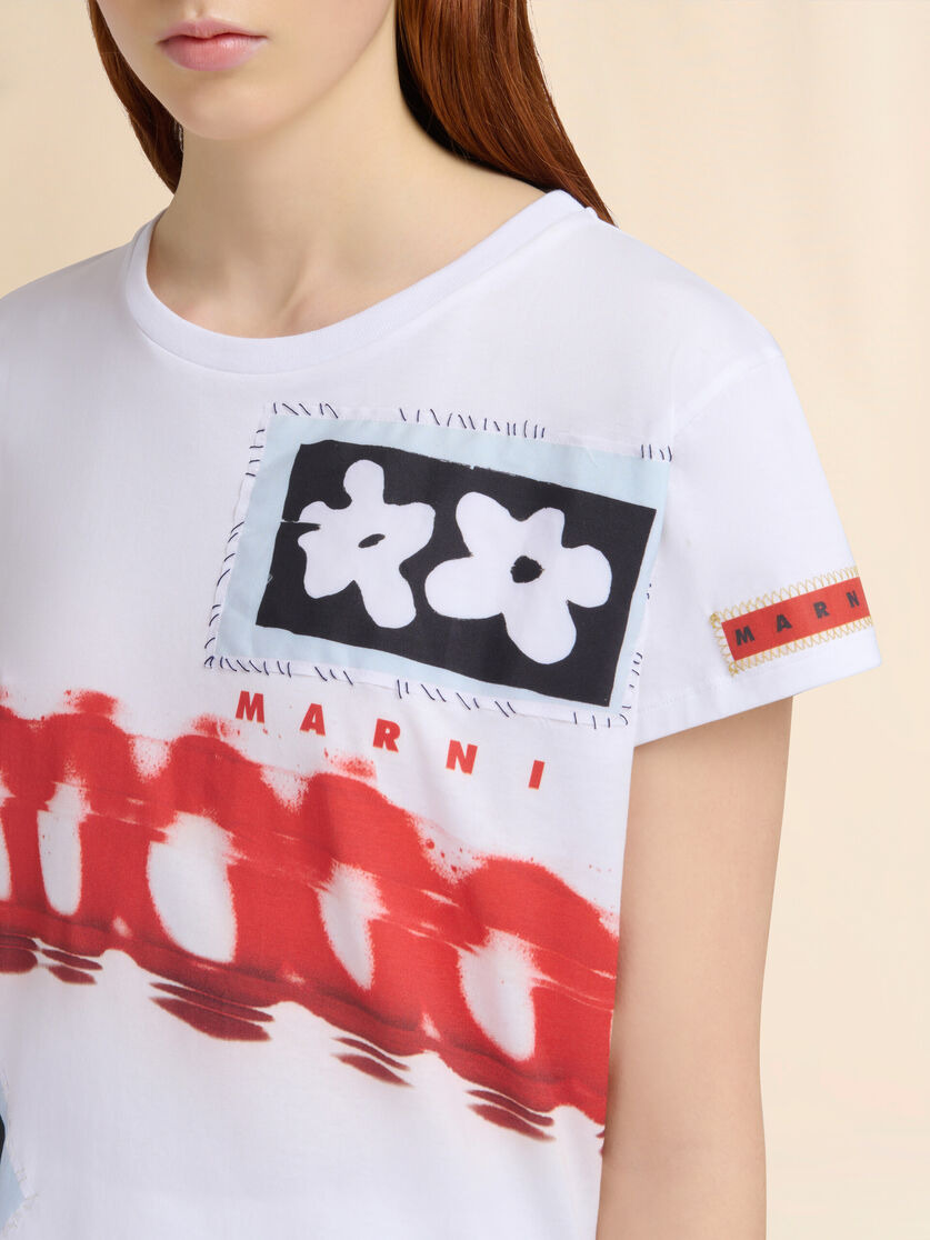 WHITE COTTON T-SHIRT WITH PRINTS AND PATCHES - 4