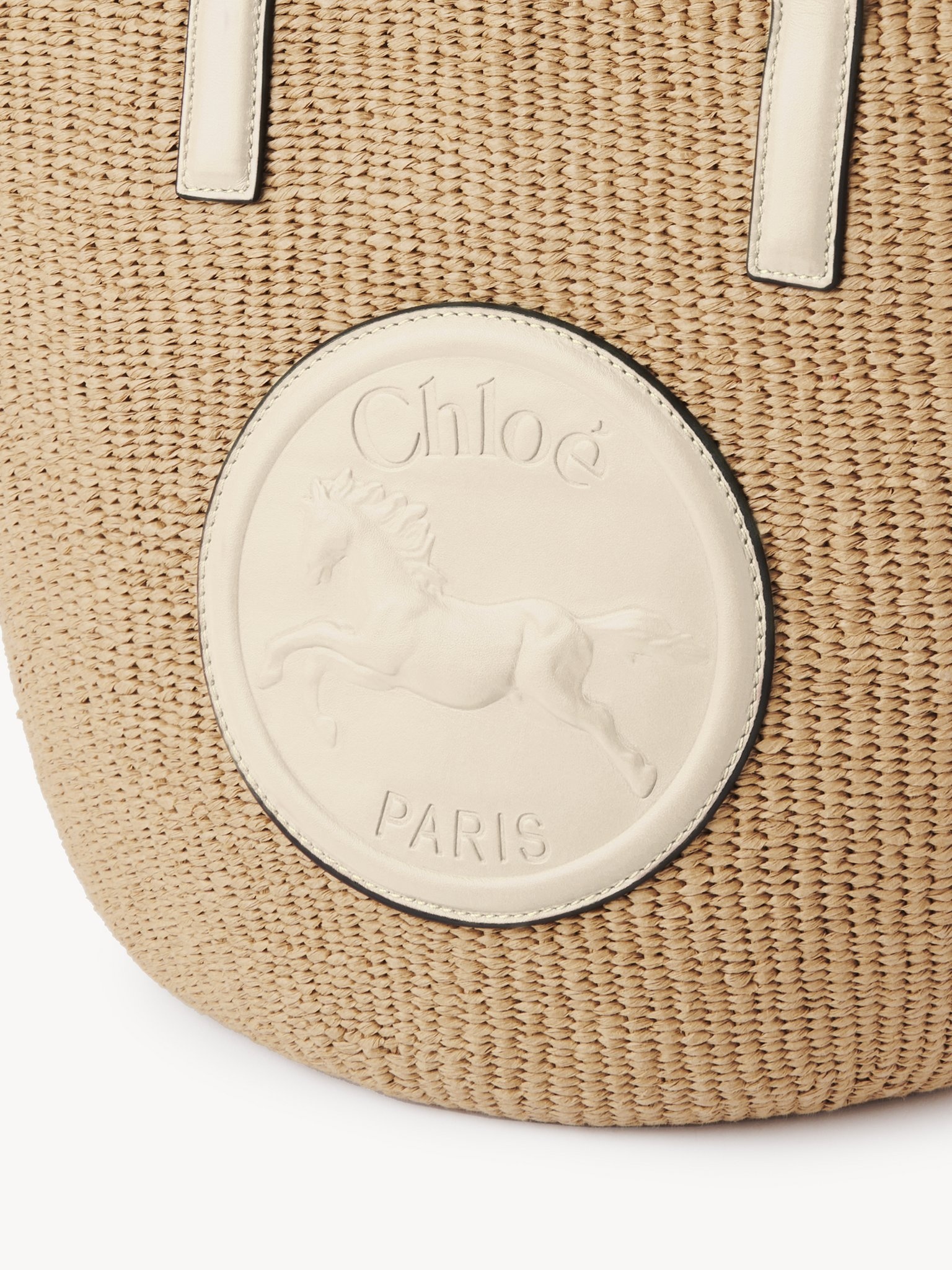 LARGE HORSE MEDAL BASKET IN NATURAL FIBERS - 5