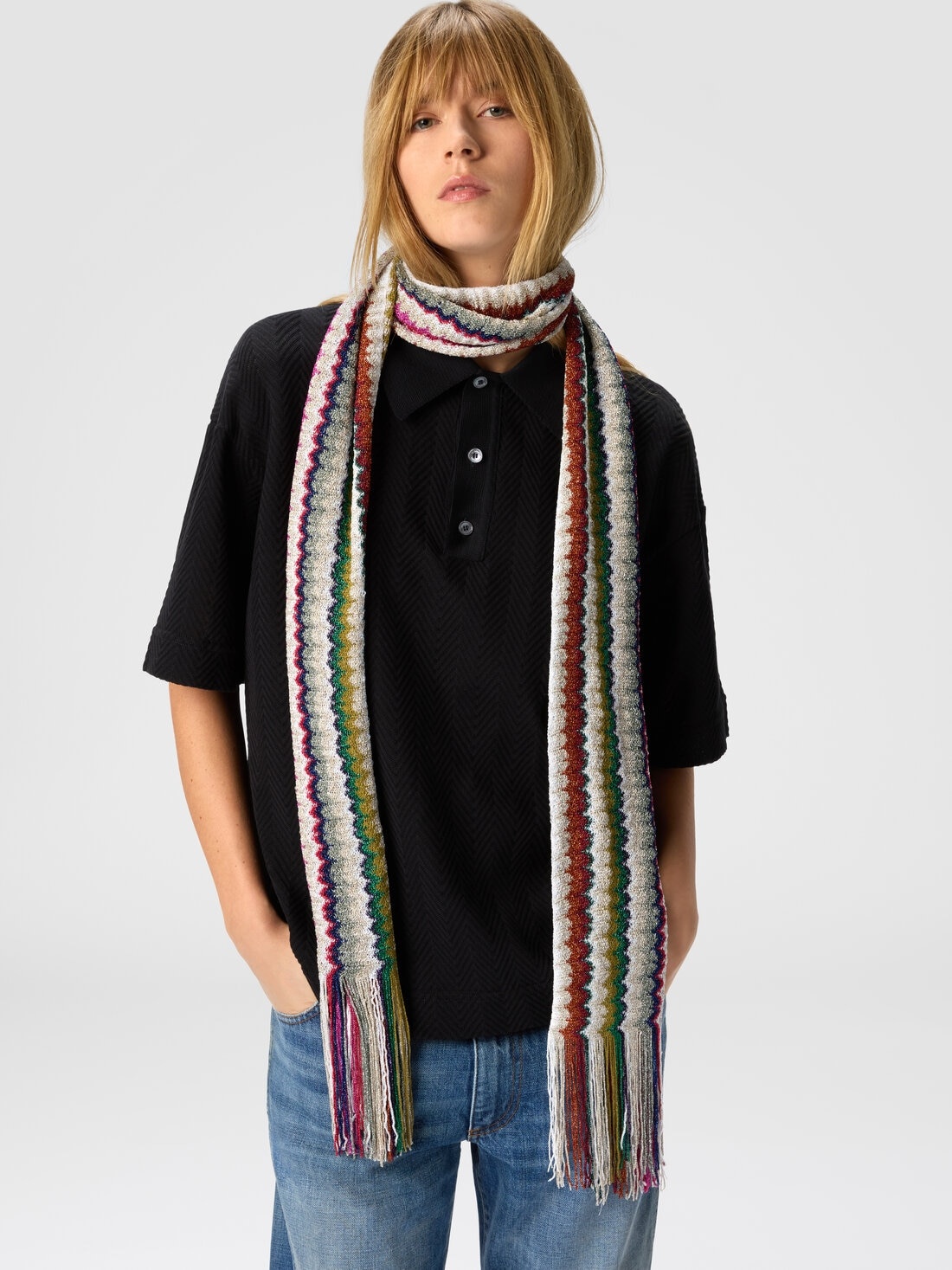 Scarf with chevron pattern and fringes - 3