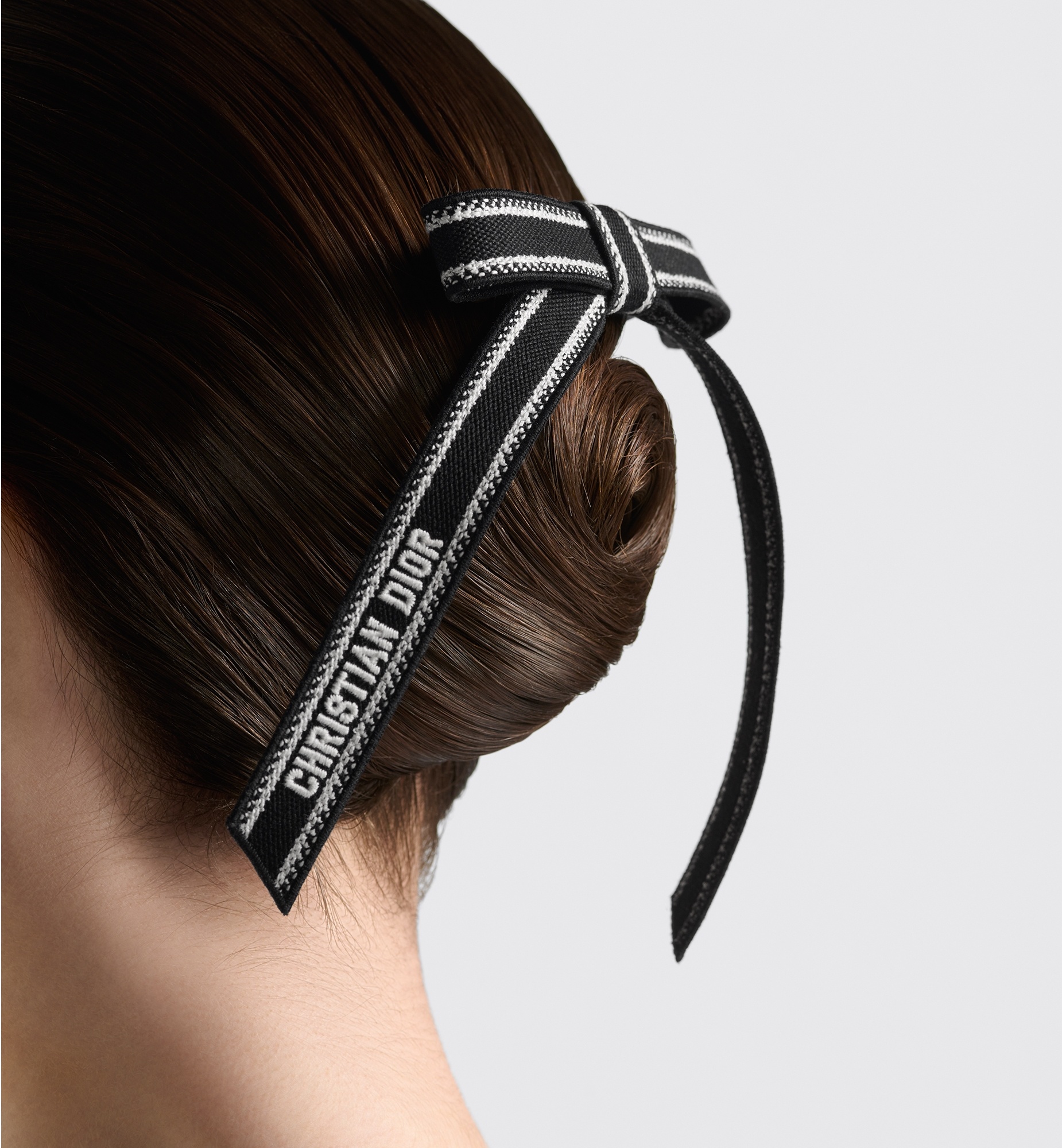 ◆Dior◆Embroidered DiorTwist Bow Black and White Embroidery Christian Dior Embroidered Dior Twist Bow Black and White