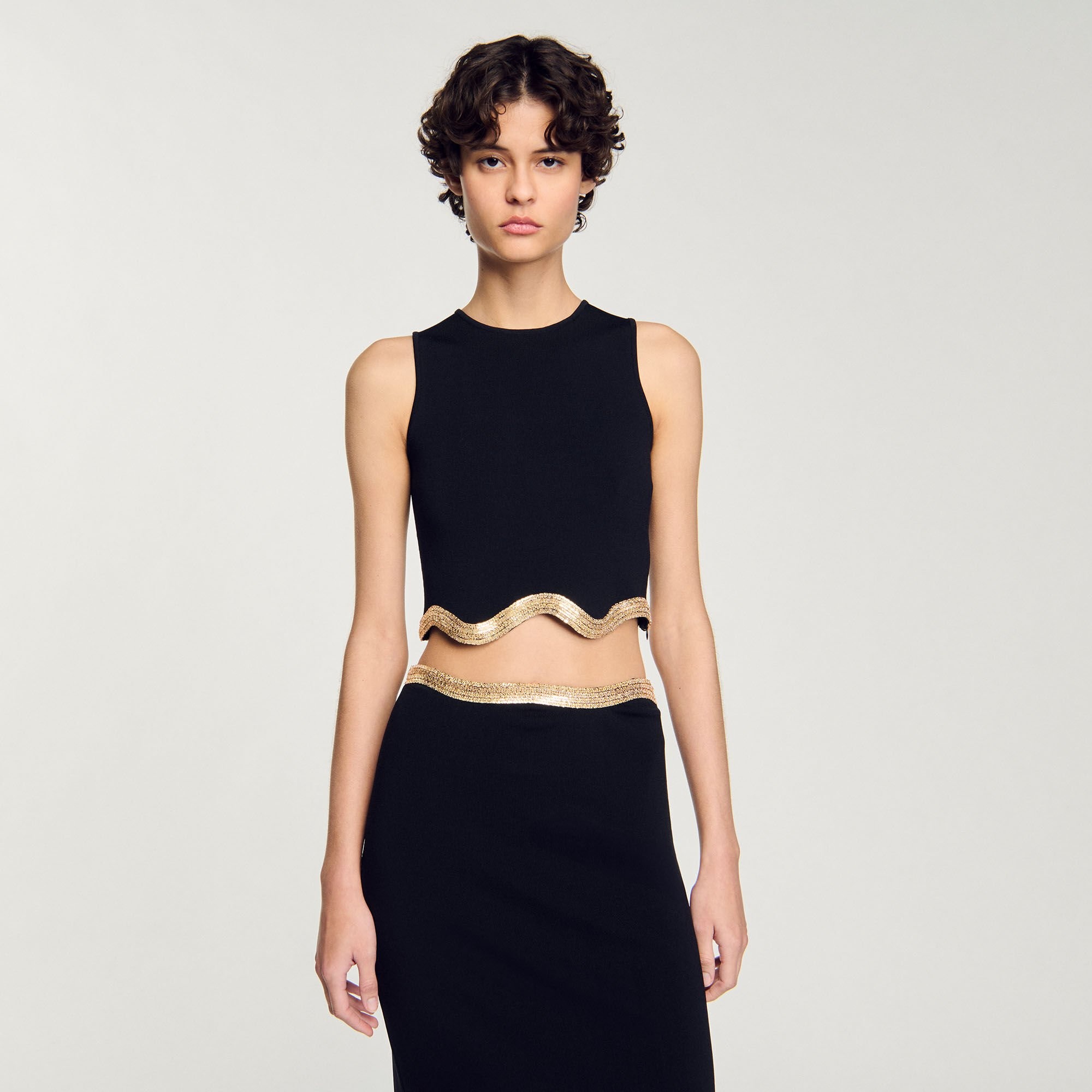 CROPPED TOP WITH CHAIN DETAIL - 4