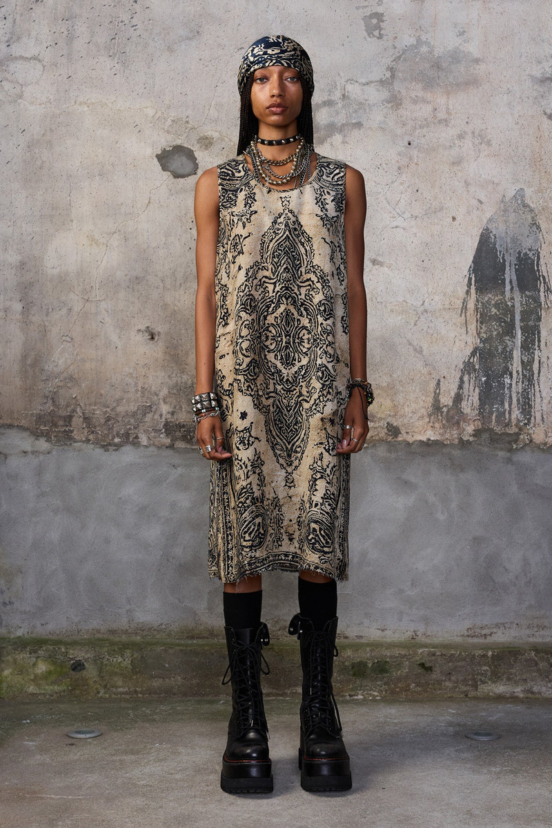 KNEE-LENGTH SLEEVELESS MIDI 3