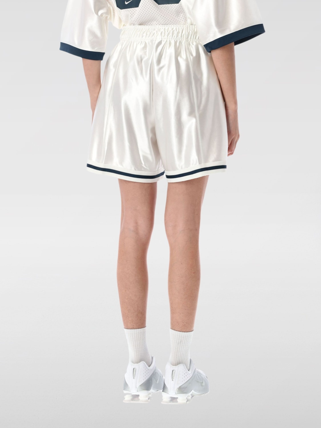 Short woman Nike - 2